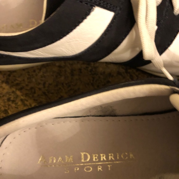 Sneakers - Picture 4 of 5